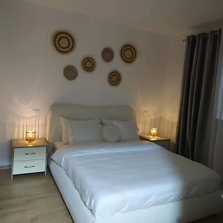 E&e Mali I Robit Appartement